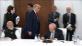 Trump zirvede gecikti: Patron benim