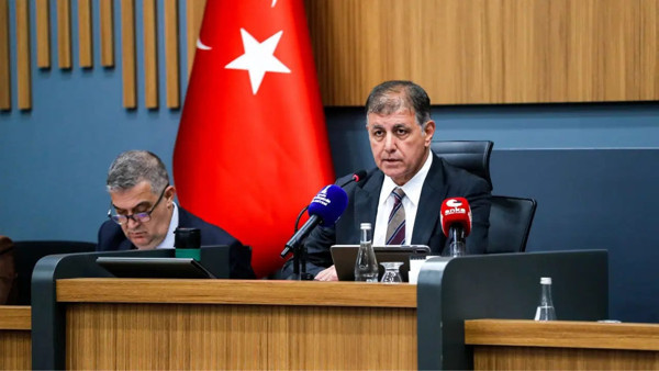 CEMİL TUGAY KİMDİR, NERELİ, KAÇ YAŞINDA? Cemil Tugay Hangi Partili, Neden İstifa Etti, Eşi Kim?