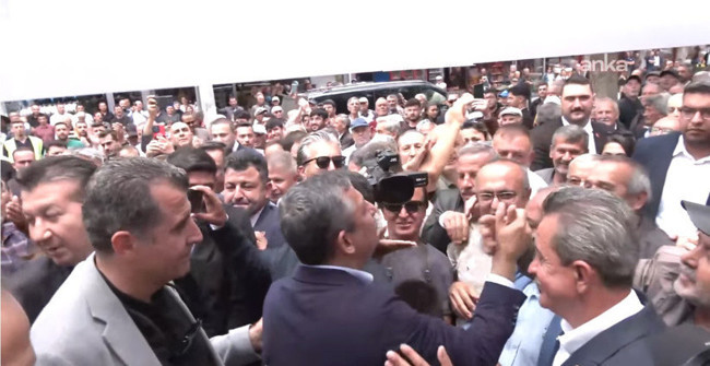 CHP lideri Özel’den Burdur'da meydan okuma: “Portakal kasasına çıkar yine konuşuruz!” - Resim : 1