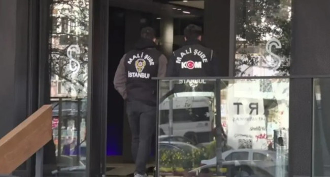 Oto galerideki vurgunun detayları ortaya çıktı: Ünlü şarkıcı da dolandırılmış! - Resim : 1