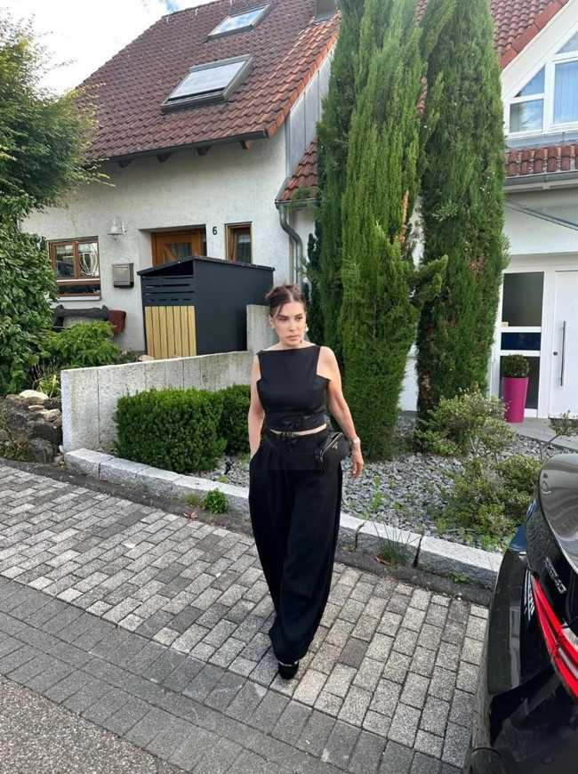 82 yaşındaki Nebahat Çehre sosyal medyayı salladı! Genç kızlara taş çıkardı - Resim : 1