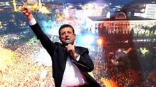 Gazeteler İmamoğlu’nun gözaltına alınmasını protesto edenleri nasıl gördü? Neredeyse yarısında yok…