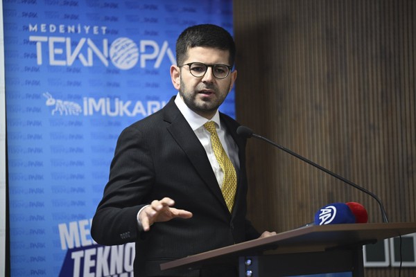 Ahmet Burak Dağlıoğlu kimdir, kaç yaşında, aslen nereli, evli mi, eşi kim?
