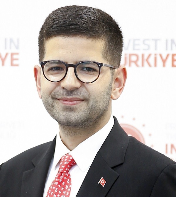 Ahmet Burak Dağlıoğlu kimdir, nereli, kaç yaşında, evli mi, eşi kim? - Resim : 6