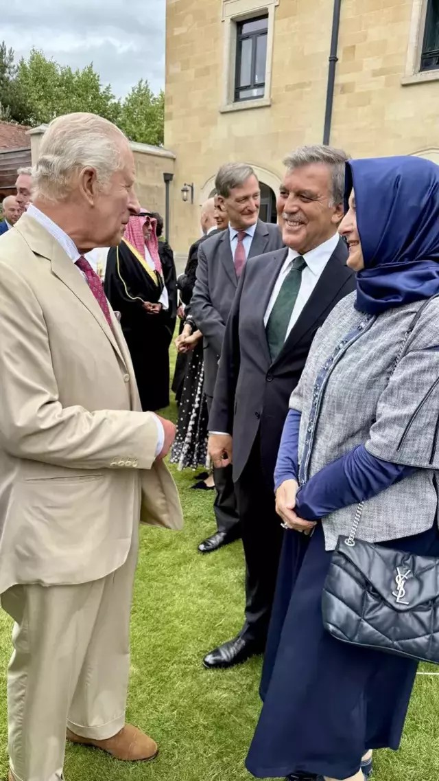 Hayrünnisa Gül'ün çantası İngiltere kralıyla sohbeti gölgede bıraktı - Resim : 2