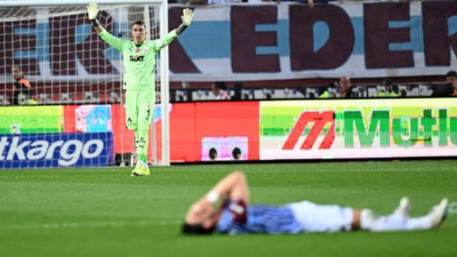 1 ay sahalardan uzak kalacak... Trabzonspor'dan kritik sakatlık açıklaması! - Resim : 1