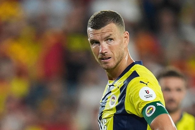 Dzeko geri dönüyor! Sözleşmesi belli oldu - Resim : 1