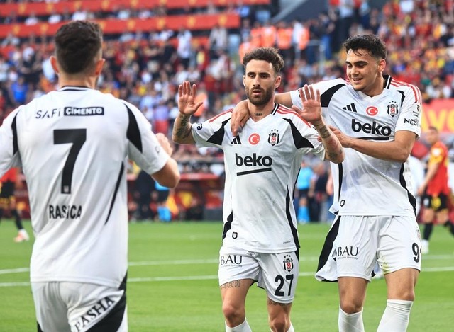 Beşiktaş'ta kötü gidişe kimse dur diyemiyor! Şimdi de Göztepe deplasmanında puan kaybı - Resim : 1
