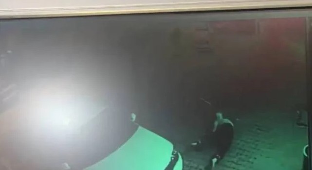 Esenyurt'ta sır olay... 18 yaşındaki genç kadın 4'üncü kattan düştü! - Resim : 1