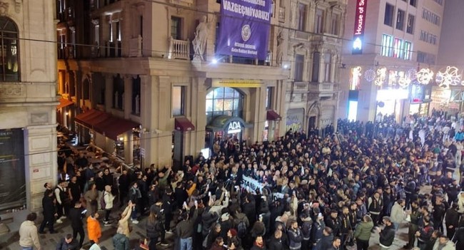 İstanbul Barosu'na yürüyen avukatlara polis müdahalesi - Resim : 2