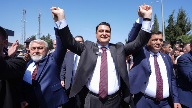 CHP'li belediye başkanı partisinden istifa etti: Mafyaya teslim olmayacağım! - Resim : 1