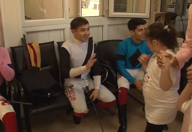 Jokey Mertcan Çelik, hastanede yaşam savaşı veriyor - Resim : 1