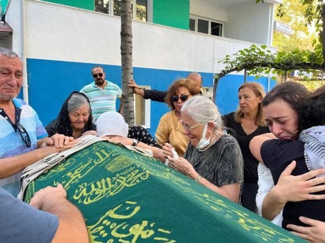 Boğulan ünlü yönetmen Abdulkadir Ceylan Ede, son yolculuğuna uğurlandı - Resim : 3