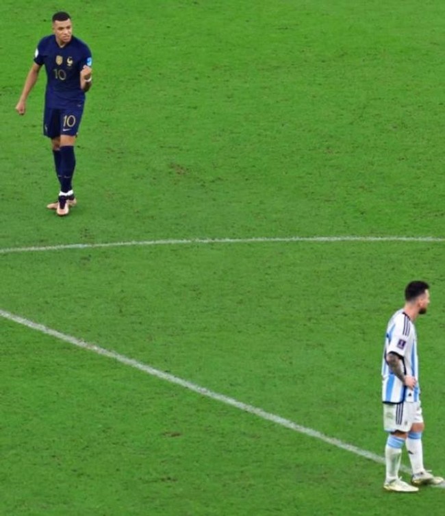 Mbappe ile artık düşmanlar! Manidar oyuncak Messi'yi kahkahaya boğdu - Resim : 2
