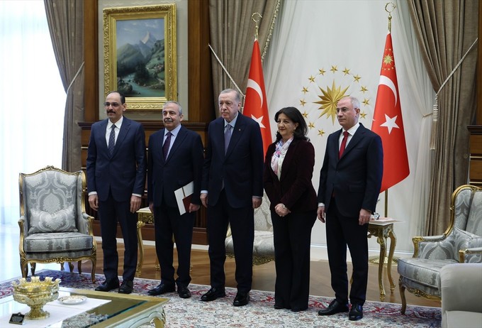 Külliye'de tarihi görüşme! Erdoğan, DEM Parti heyetiyle bir araya geldi - Resim : 1