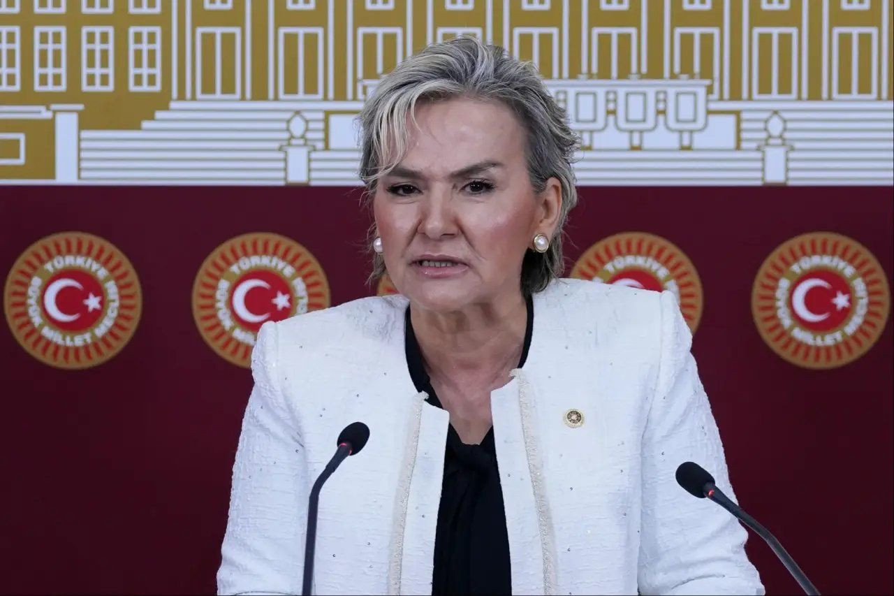 İki isim daha AK Parti'ye geçmeye hazırlanıyor! 25 Haziran'da rozet takılacak… - Sayfa 5