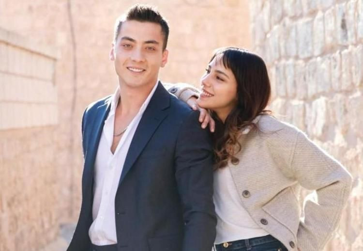 Uzak Şehir’in aşıkları İspanya’da! Atakan Özkaya ve Dilin Döğer’den romantik kareler - Sayfa 8