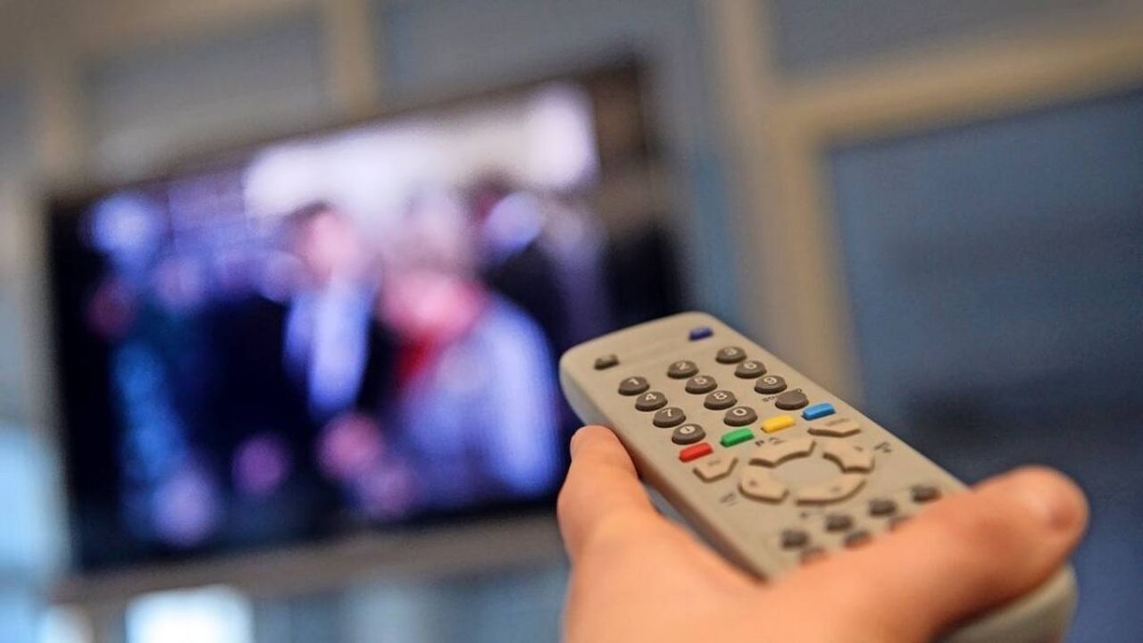 Show TV'nin yeni programı 'Yaz Bir Şarkı' reyting yarışına kaçıncı sıradan giriş yaptı? - Sayfa 1